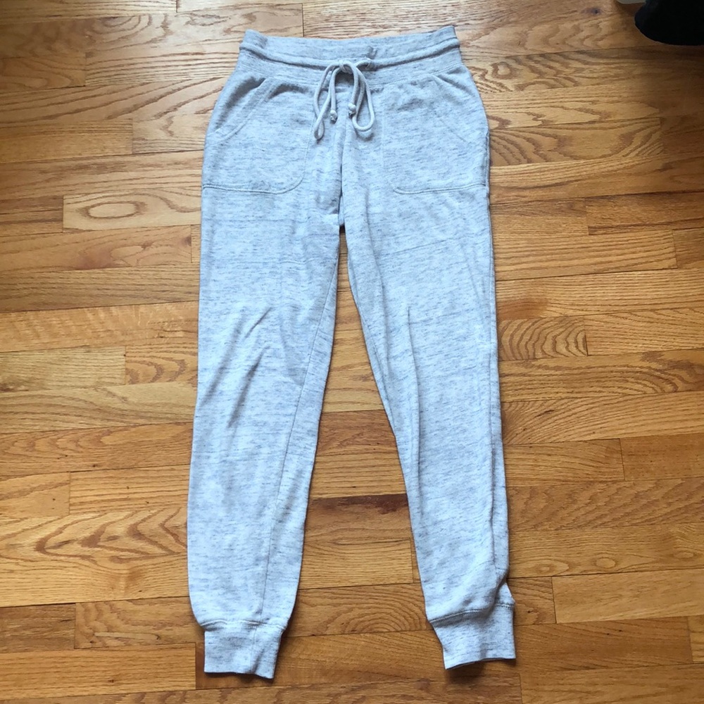 GREY JOGGER SWEATPANTS